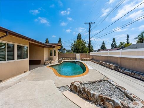 955 S Peregrine Place, Anaheim, CA