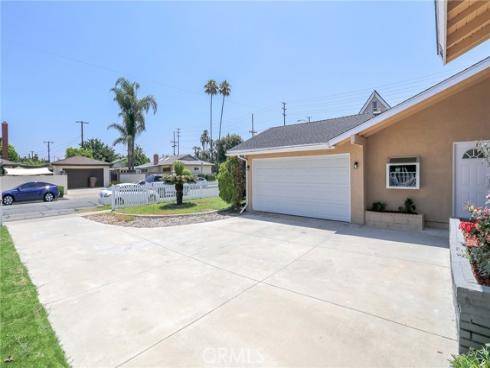 1011 N Whittier , Anaheim, CA