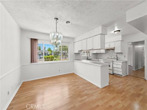 3137 W Olinda Ln , Anaheim, CA