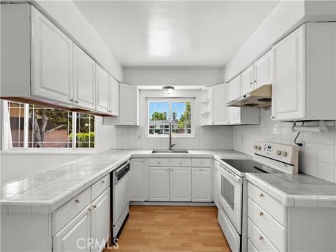 3137 W Olinda Ln , Anaheim, CA