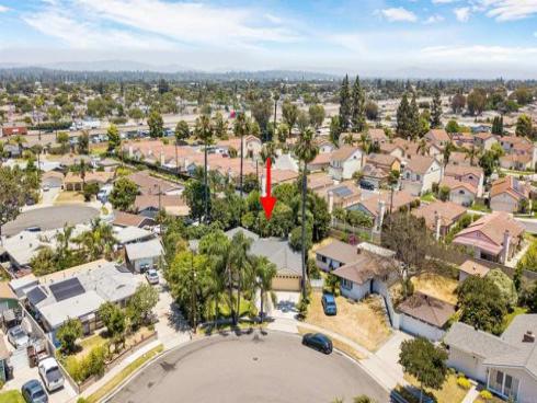 2045 W Clover Avenue, Anaheim, CA