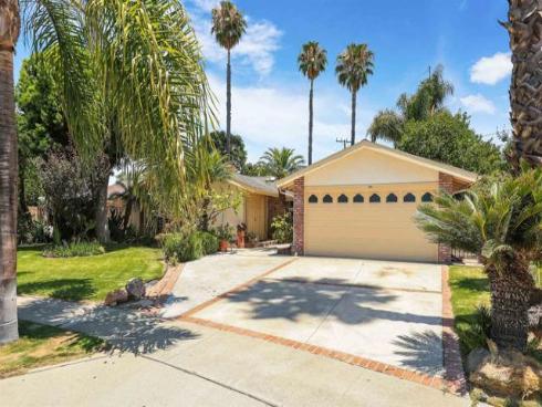 2045 W Clover Avenue, Anaheim, CA