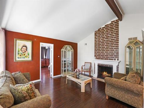 2045 W Clover Avenue, Anaheim, CA