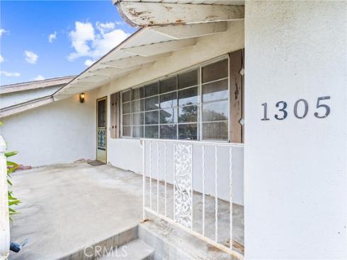 1305 S Westchester Drive, Anaheim, CA