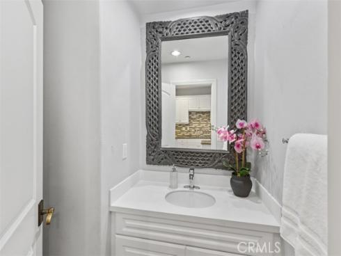 760 S Olive Street, Anaheim, CA