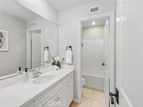 760 S Olive Street, Anaheim, CA