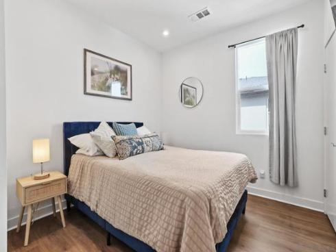 1531 W Bushell , Anaheim, CA