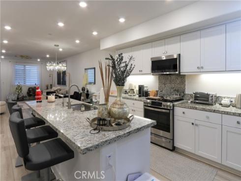 1891 S Union 111 Street, Anaheim, CA