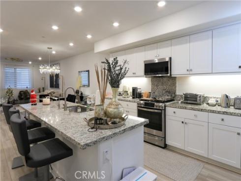 1891 S Union 111 Street, Anaheim, CA