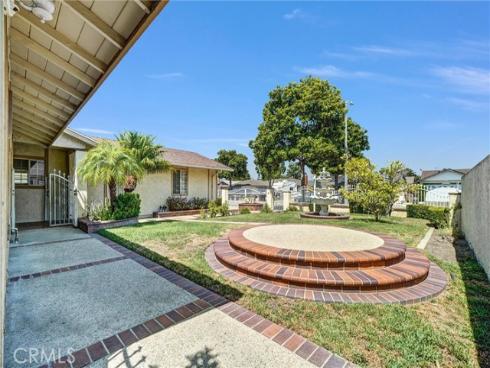 1101 S Clifpark Circle, Anaheim, CA