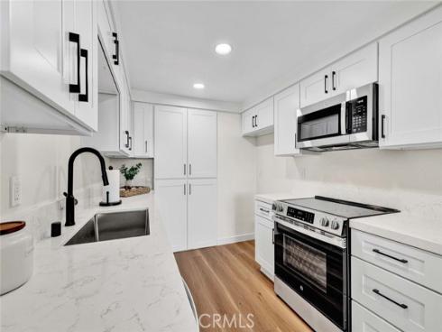 827 W Orangewood Avenue, Anaheim, CA