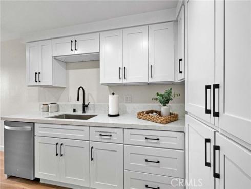 827 W Orangewood Avenue, Anaheim, CA