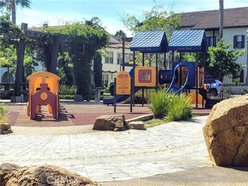 651 E Valencia Street, Anaheim, CA