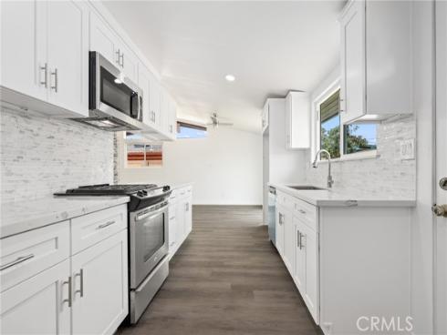 930 S Emerald Street, Anaheim, CA