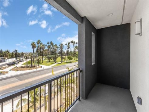 1097 N Harbor Boulevard, Anaheim, CA