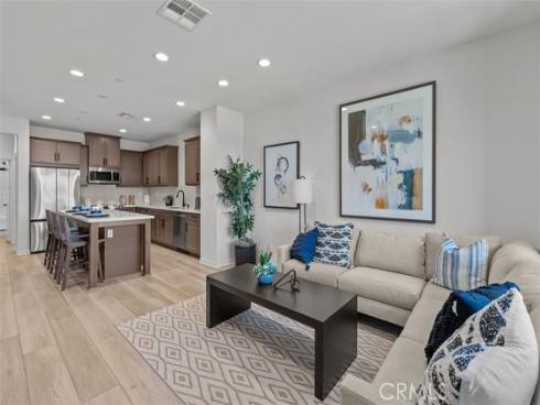 1097 N Harbor Boulevard, Anaheim, CA