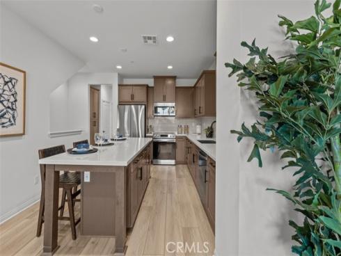 1097 N Harbor Boulevard, Anaheim, CA