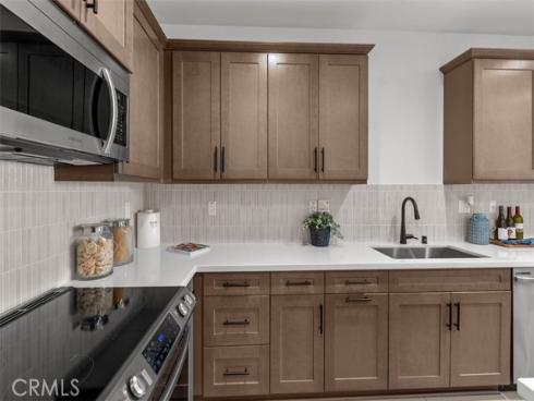 1097 N Harbor Boulevard, Anaheim, CA