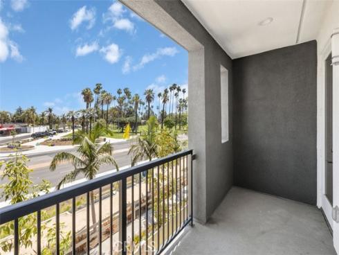 1097 N Harbor Boulevard, Anaheim, CA