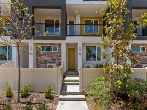 1095 N Harbor   Boulevard, Anaheim, CA