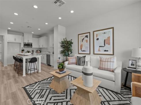 1095 N Harbor   Boulevard, Anaheim, CA