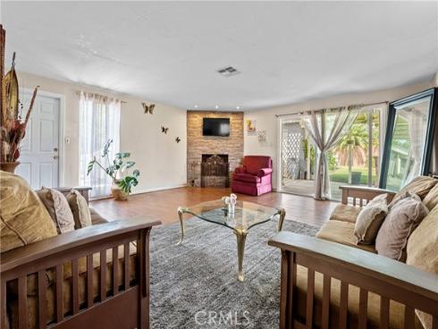 1323 W Goodhue Avenue, Anaheim, CA