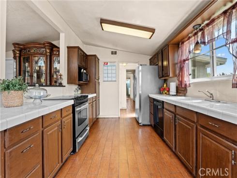 1323 W Goodhue Avenue, Anaheim, CA