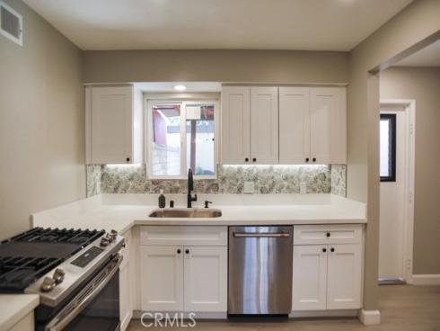 1802  Glenoaks  , Anaheim, CA