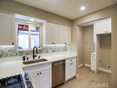 1802  Glenoaks  , Anaheim, CA