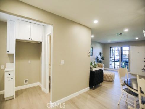 1802  Glenoaks  , Anaheim, CA