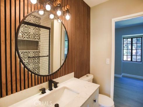 1802  Glenoaks  , Anaheim, CA