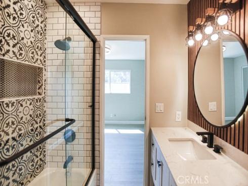 1802  Glenoaks  , Anaheim, CA