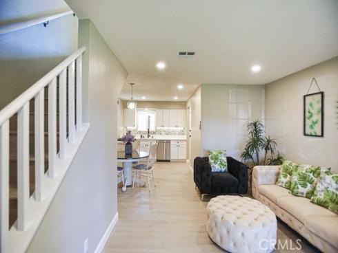 1802  Glenoaks  , Anaheim, CA