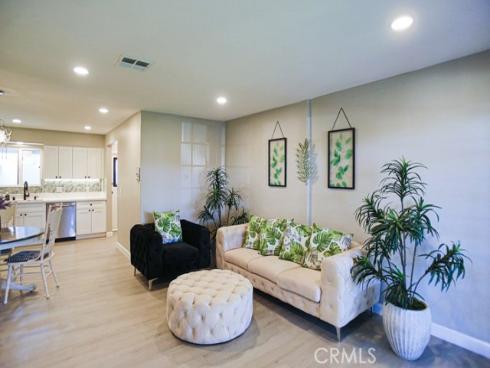 1802  Glenoaks  , Anaheim, CA