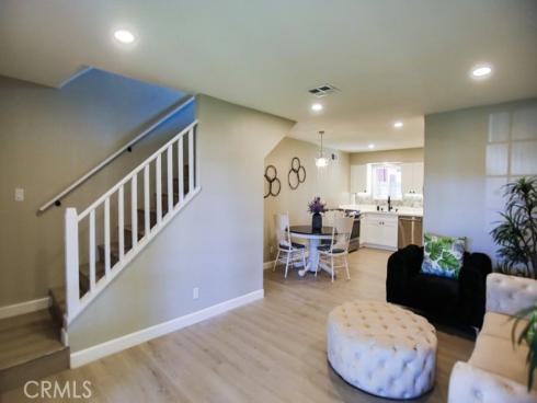 1802  Glenoaks  , Anaheim, CA