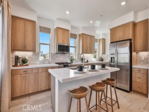 1730 E. Park Street 17