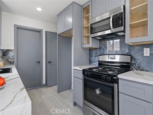 2945  W Bridgeport   Avenue, Anaheim, CA