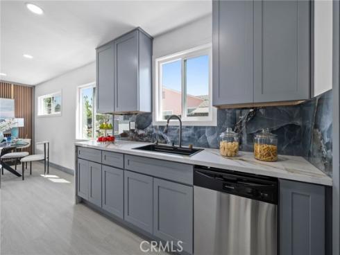 2945  W Bridgeport   Avenue, Anaheim, CA