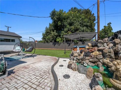 2945  W Bridgeport   Avenue, Anaheim, CA