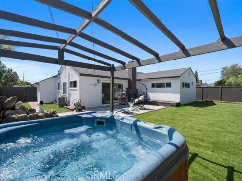 2945  W Bridgeport   Avenue, Anaheim, CA