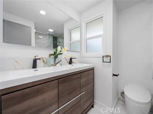 2945  W Bridgeport   Avenue, Anaheim, CA