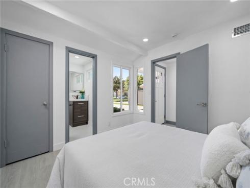 2945  W Bridgeport   Avenue, Anaheim, CA