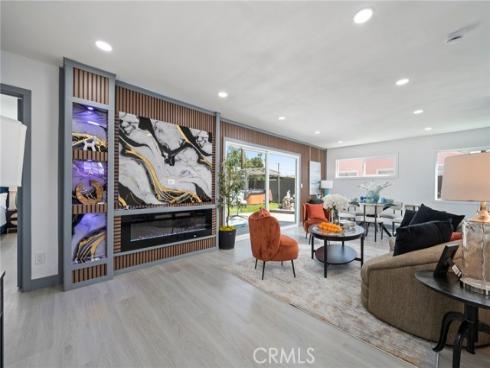 2945  W Bridgeport   Avenue, Anaheim, CA