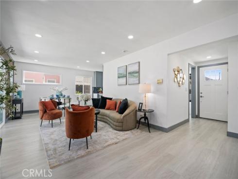 2945  W Bridgeport   Avenue, Anaheim, CA