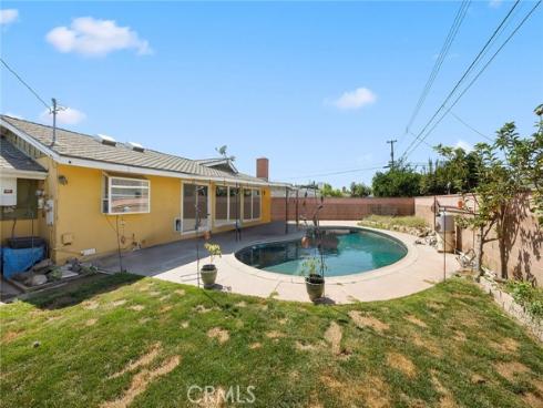 8921  Kennelly   Lane, Anaheim, CA