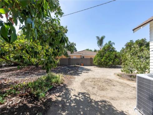 1615 E South , Anaheim, CA