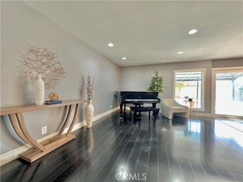 2641 E Paladin Ave , Anaheim, CA