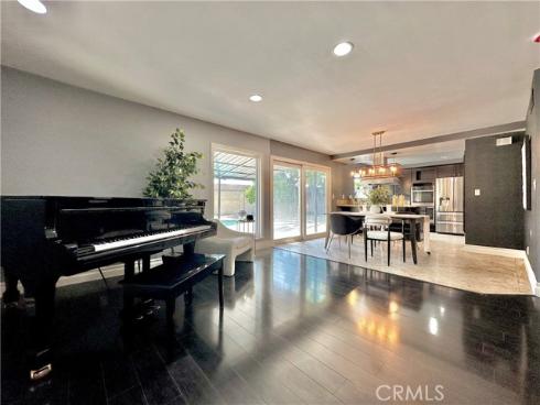 2641 E Paladin Ave , Anaheim, CA