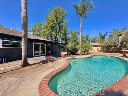 2641 E Paladin Ave , Anaheim, CA