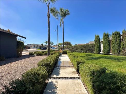 2641 E Paladin Ave , Anaheim, CA